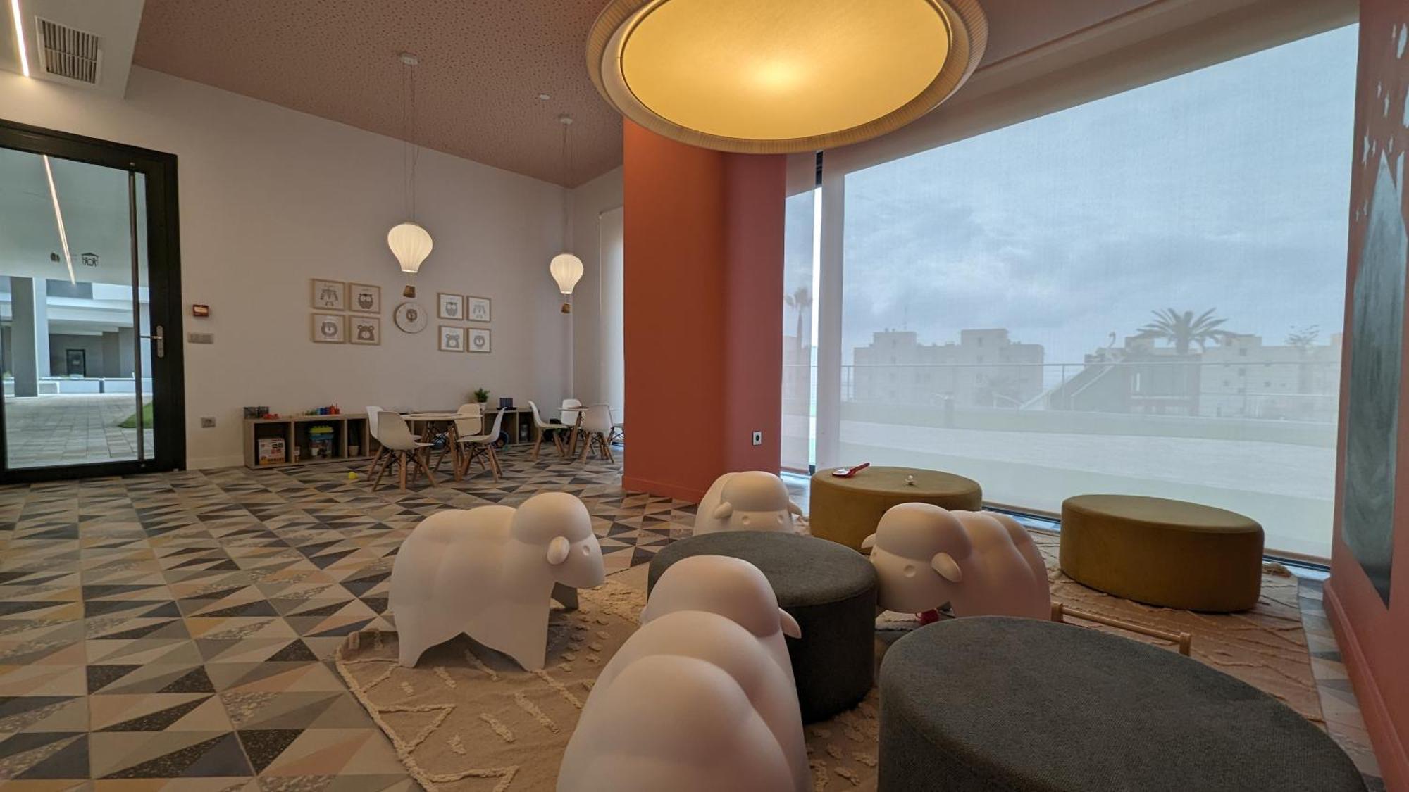 Sunset Cliffs Modern Apartment Μπένιντορμ Εξωτερικό φωτογραφία