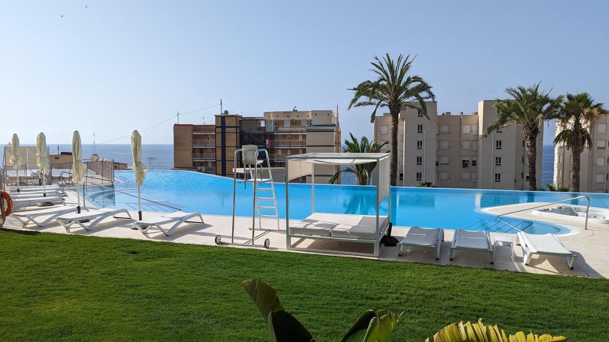 Sunset Cliffs Modern Apartment Μπένιντορμ Εξωτερικό φωτογραφία